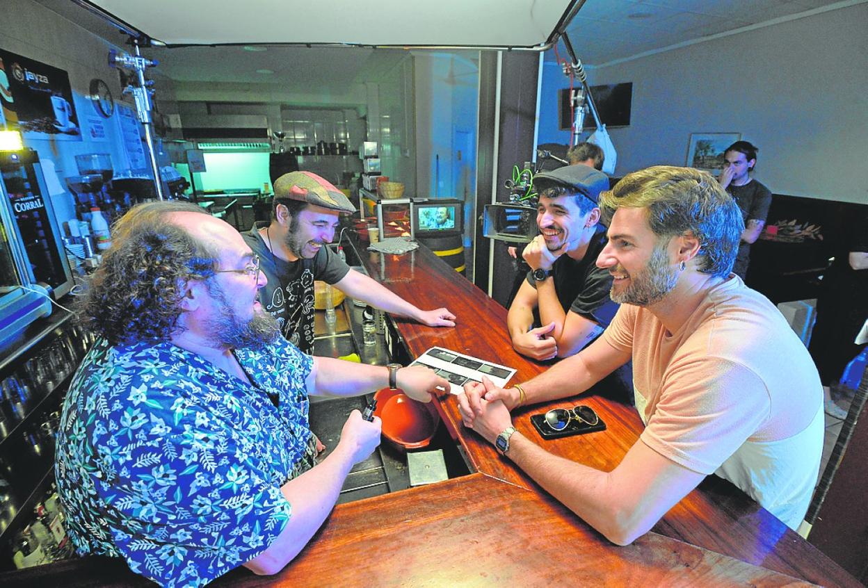 Rodaje del corto 'He pescado', de Juan Alcaraz y José Luis Pallarés, con los actores Juanma Cifuentes y Pedro Ángel Roca. 