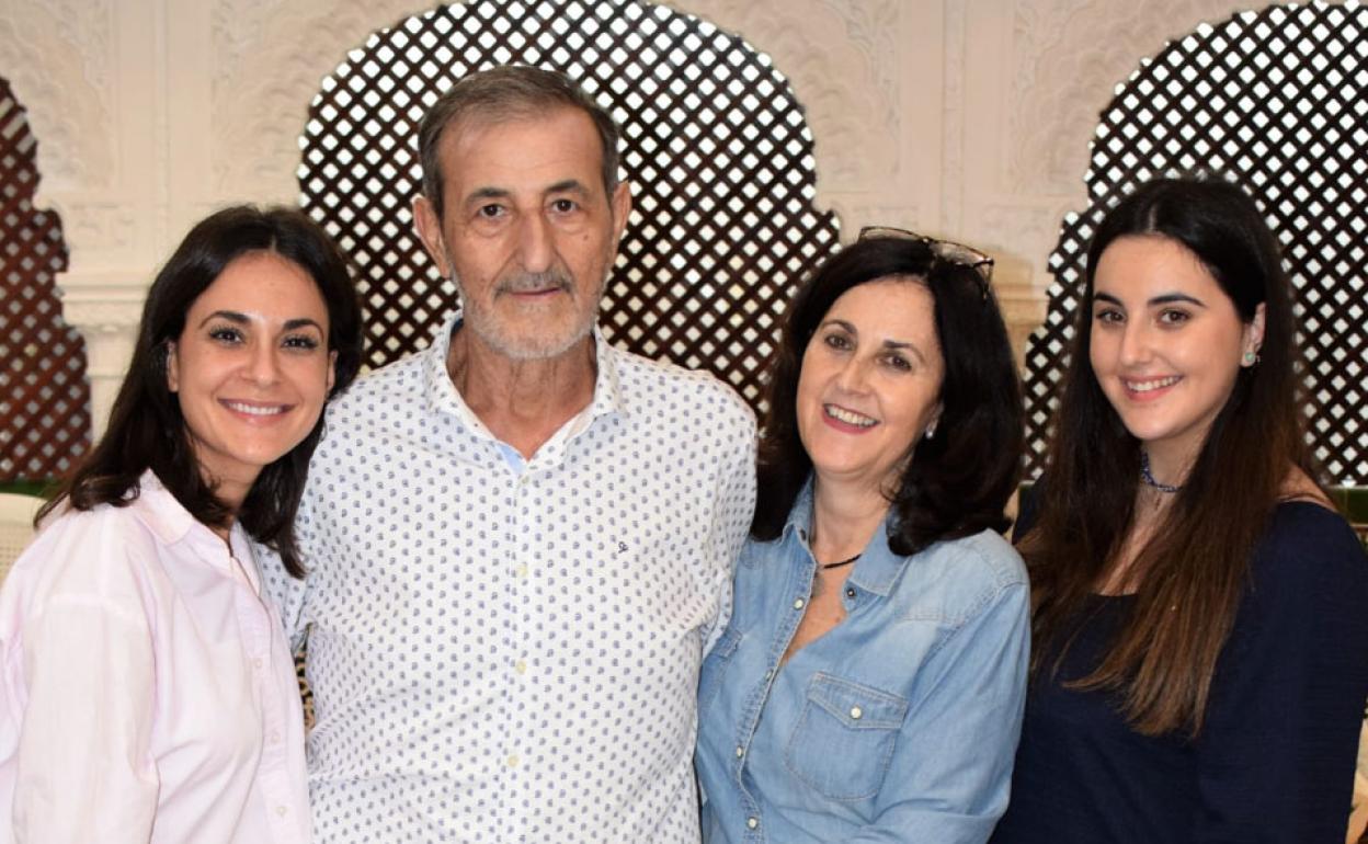 José Emilio y su familia. 