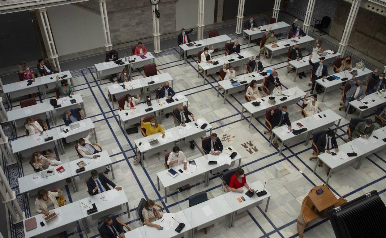 Imagen de archivo de un Pleno en la Asamblea Regional. 