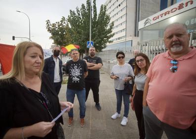 Imagen secundaria 1 - La situación desesperada de 17 trabajadores en Murcia: siete meses en la calle, sin dinero y en el centro de una &#039;guerra&#039;