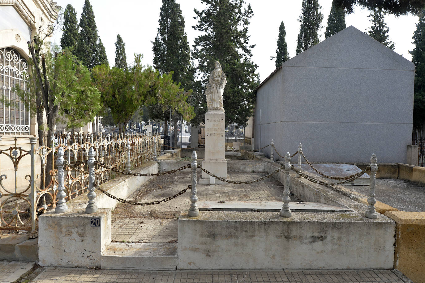 Fotos: Panteones y sepulcros del cementerio Nuestro Padre Jesús de Murcia