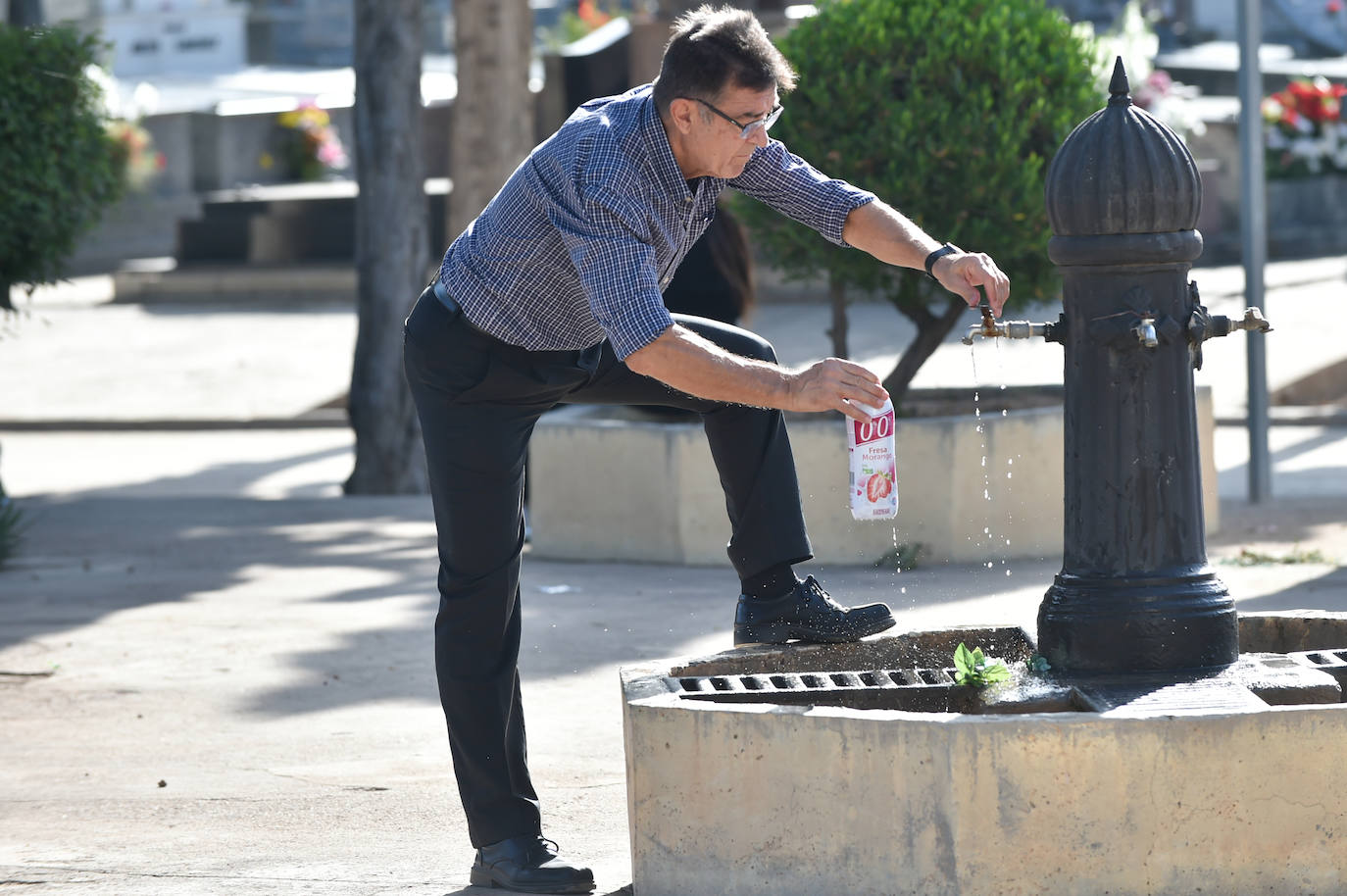 Fotos: Visitas al cementerio Nuestro Padre Jesús de Murcia en el día de Todos los Santos