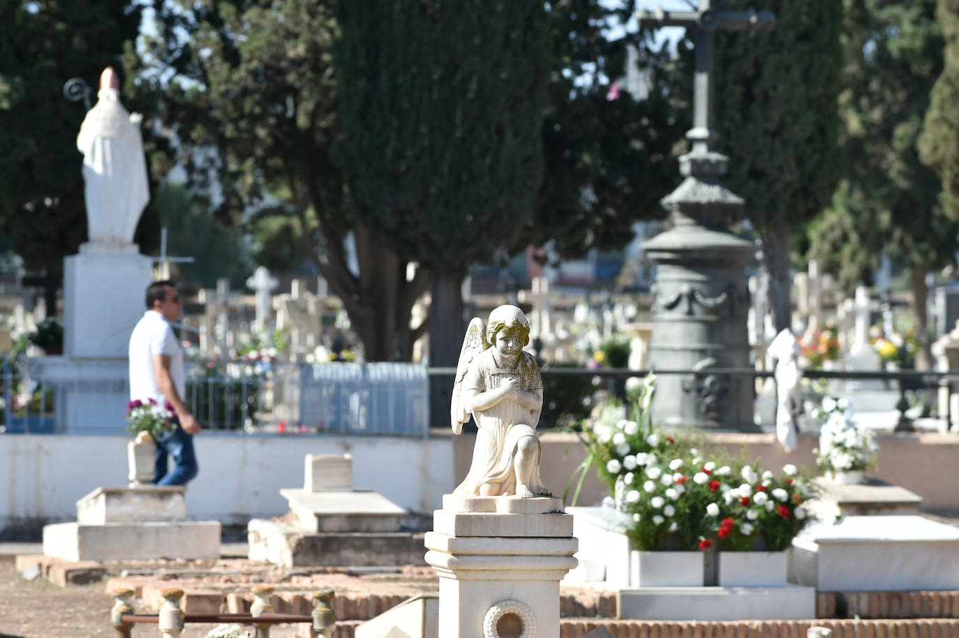 Fotos: Visitas al cementerio Nuestro Padre Jesús de Murcia en el día de Todos los Santos