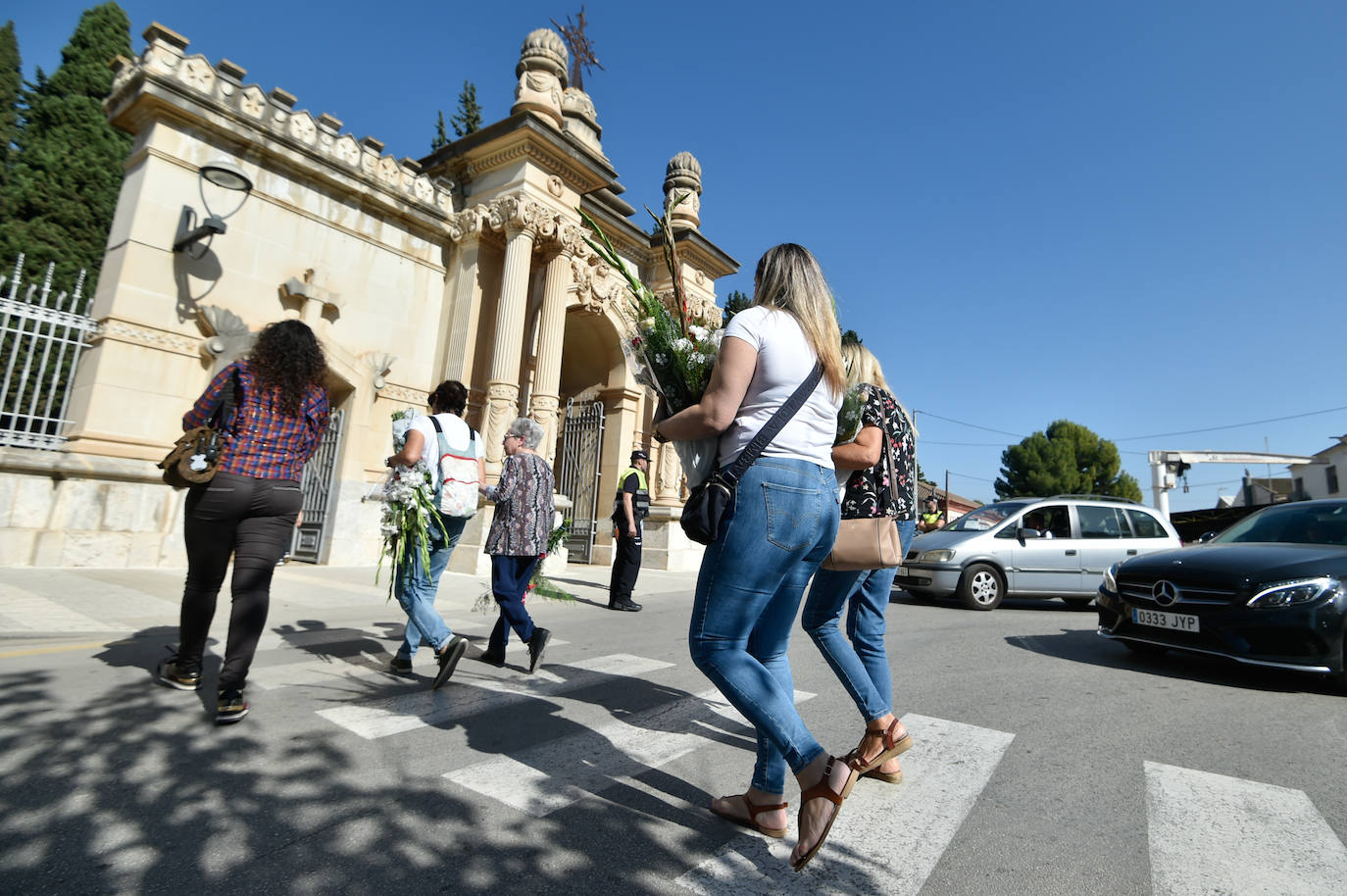 Fotos: Visitas al cementerio Nuestro Padre Jesús de Murcia en el día de Todos los Santos