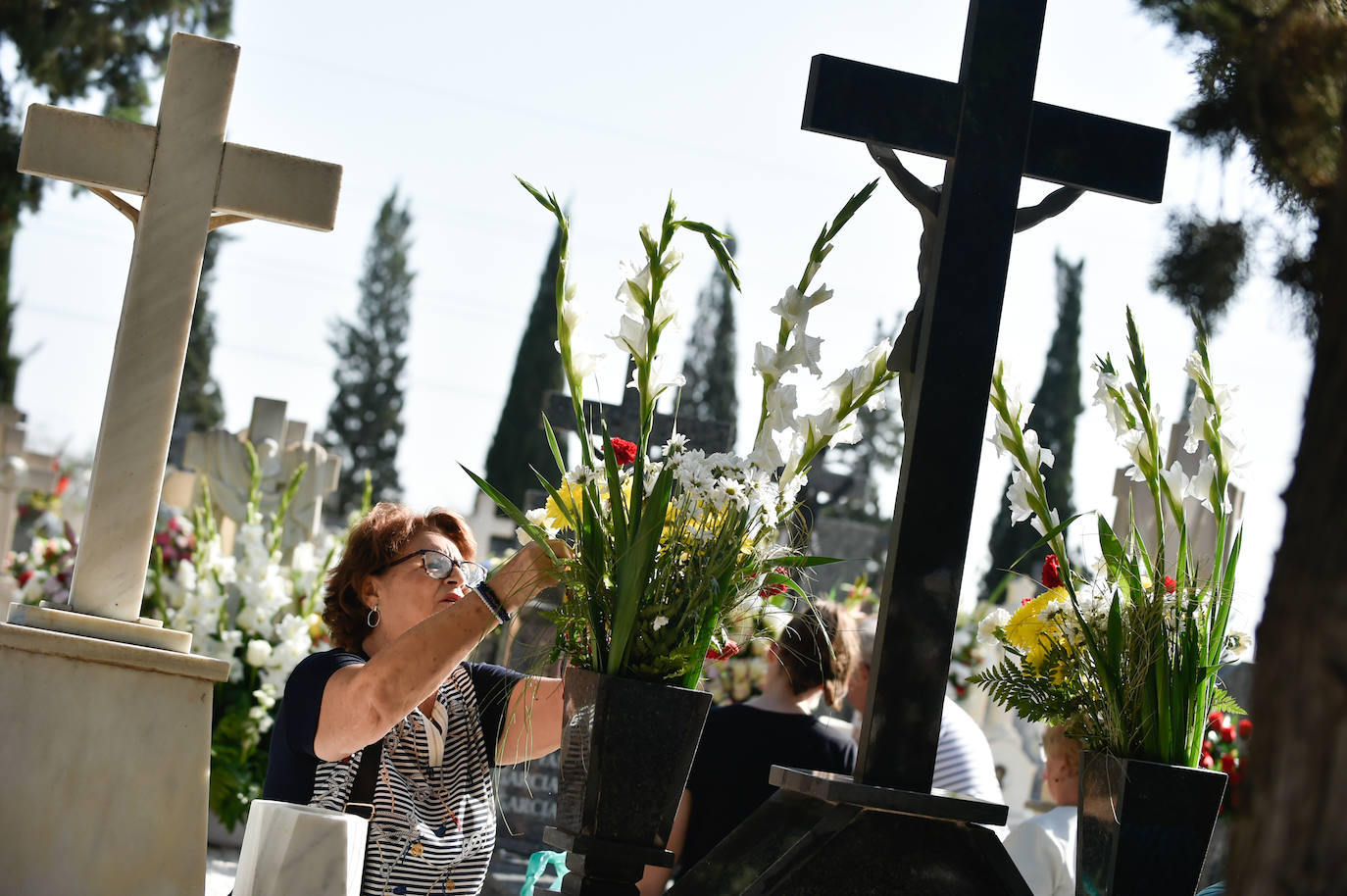 Fotos: Visitas al cementerio Nuestro Padre Jesús de Murcia en el día de Todos los Santos