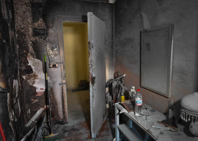 Imagen secundaria 1 - Un incendio en una vivienda de Murcia deja diez heridos, uno de ellos por quemaduras