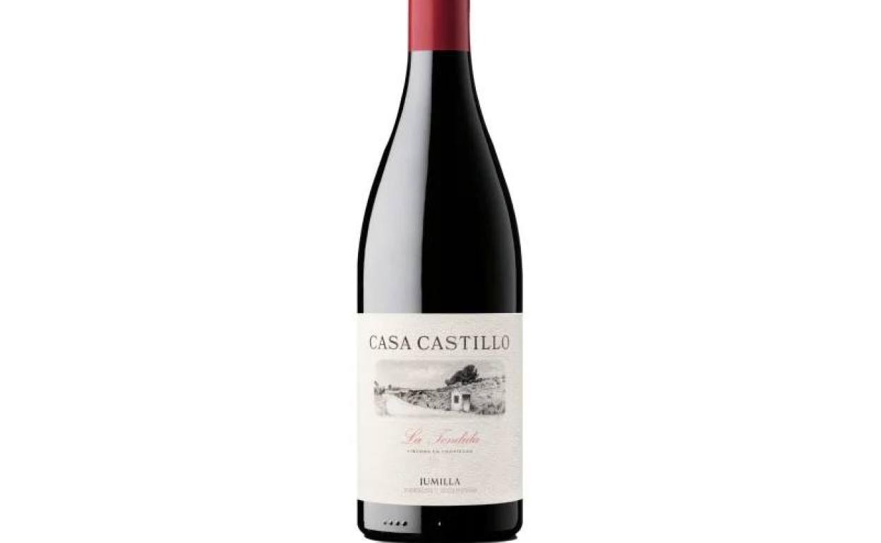 Una botella de Casa Castillo, La Tendida. 