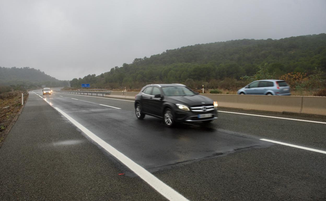 Indignación en el Gobierno regional y el PP por el recorte a la 'autovía del bancal'