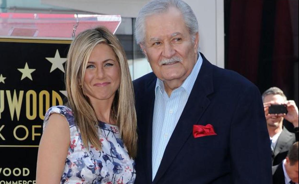 Jennifer Aniston y su padre, John Anthony Aniston. 