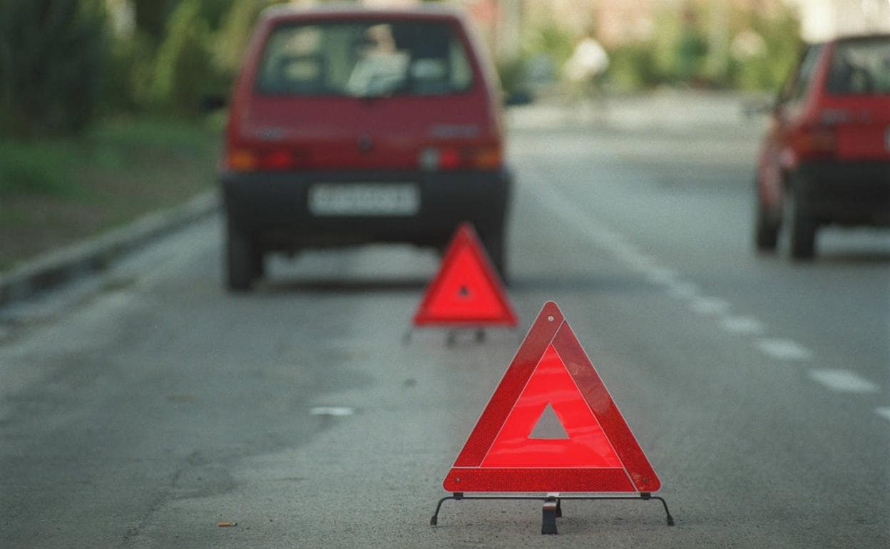 Los triángulos de emergencia dejan de ser obligatorios en los coches el 1  de julio