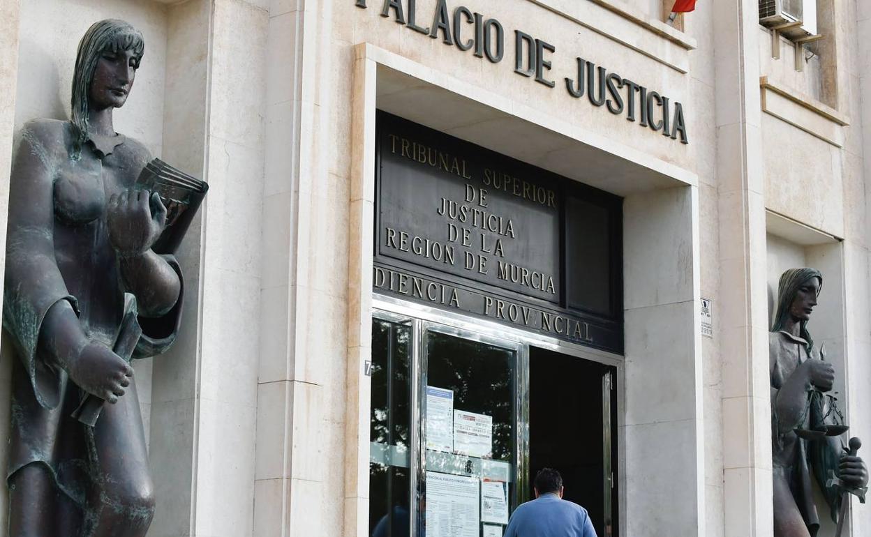 Sede de la Audiencia Provincial, en Murcia. 