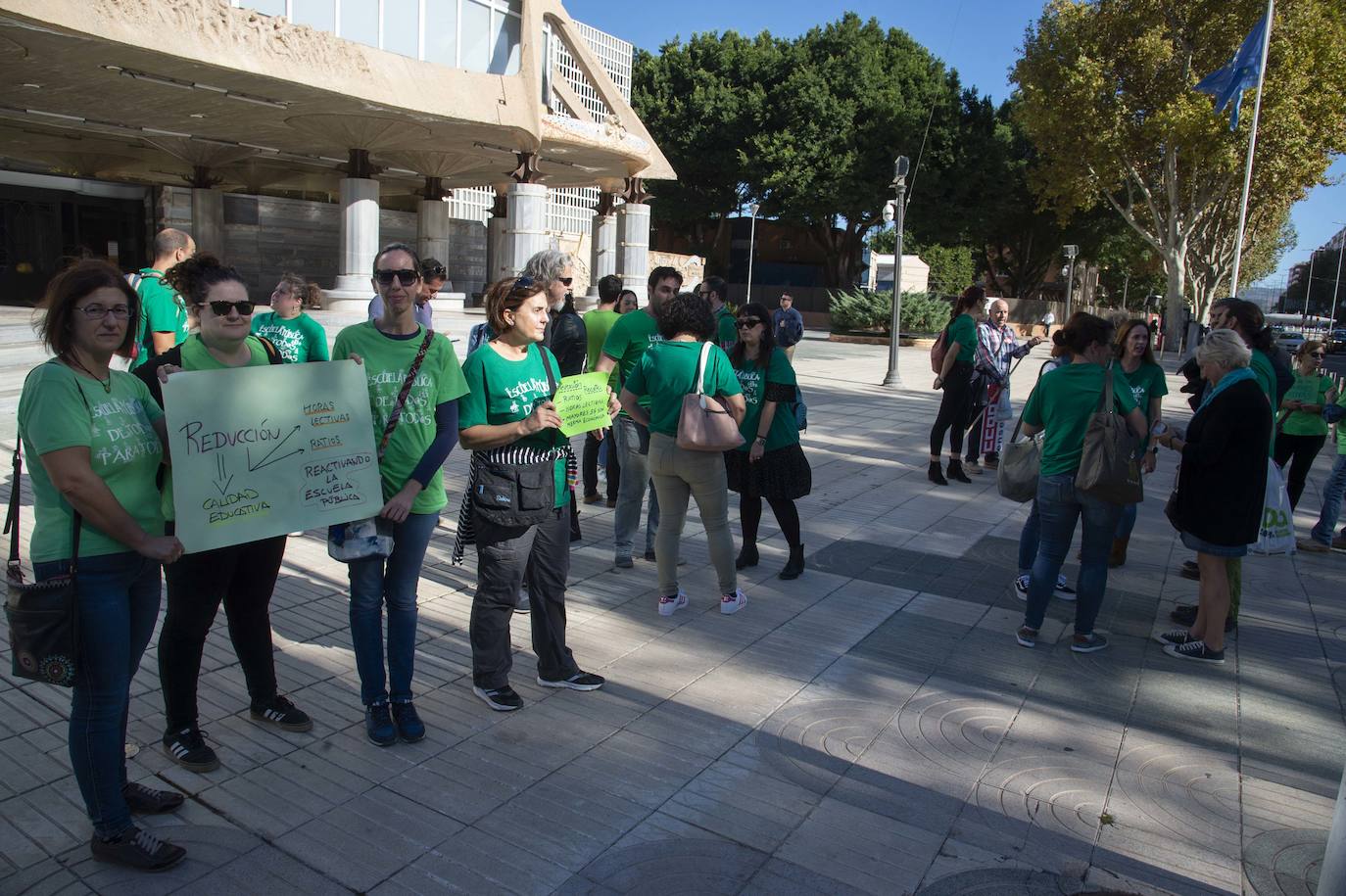 Fotos: Los sindicatos de enseñanza protestan en Murcia y Cartagena