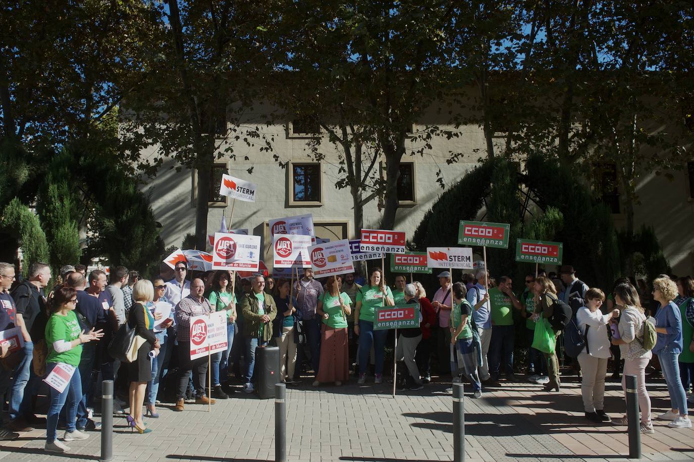Fotos: Los sindicatos de enseñanza protestan en Murcia y Cartagena