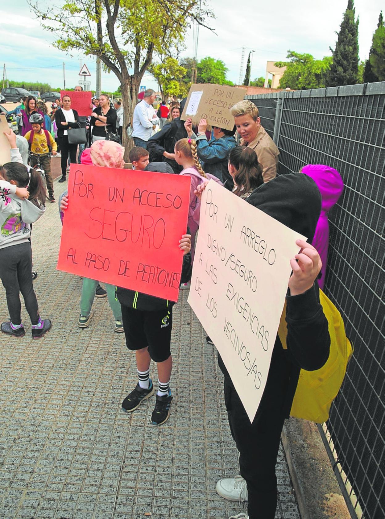 Pozo Estrecho exige accesos más seguros