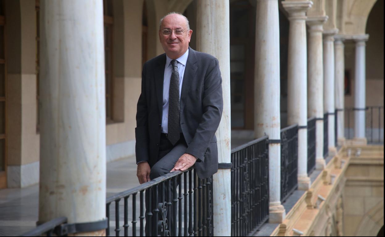 Jaime Peris, en la Facultad de Derecho de la Universidad de Murcia, en el Campus de la Merced. 