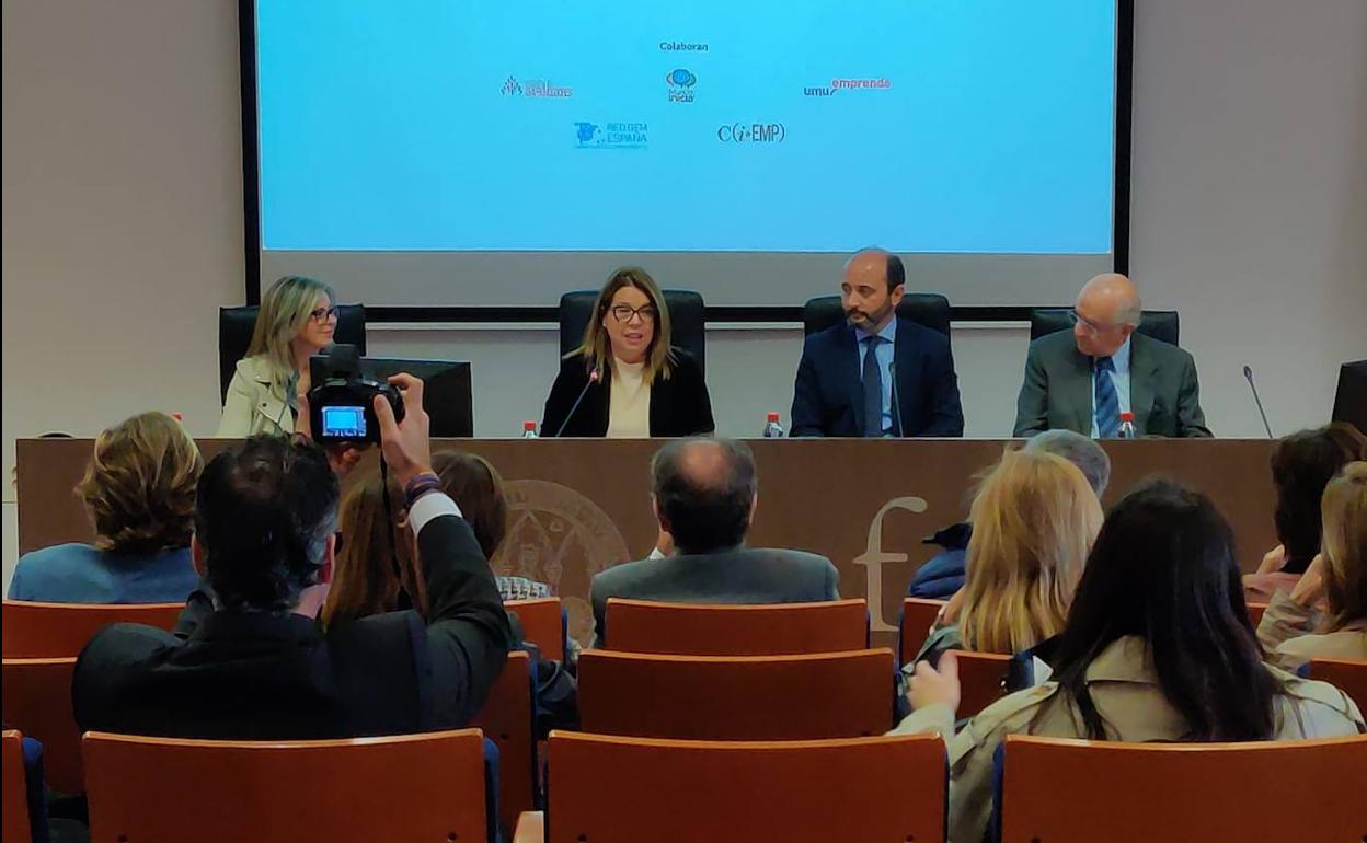 Presentación del Informe GEMMurcia 2021-2022, este lunes, en la Universidad de Murcia.