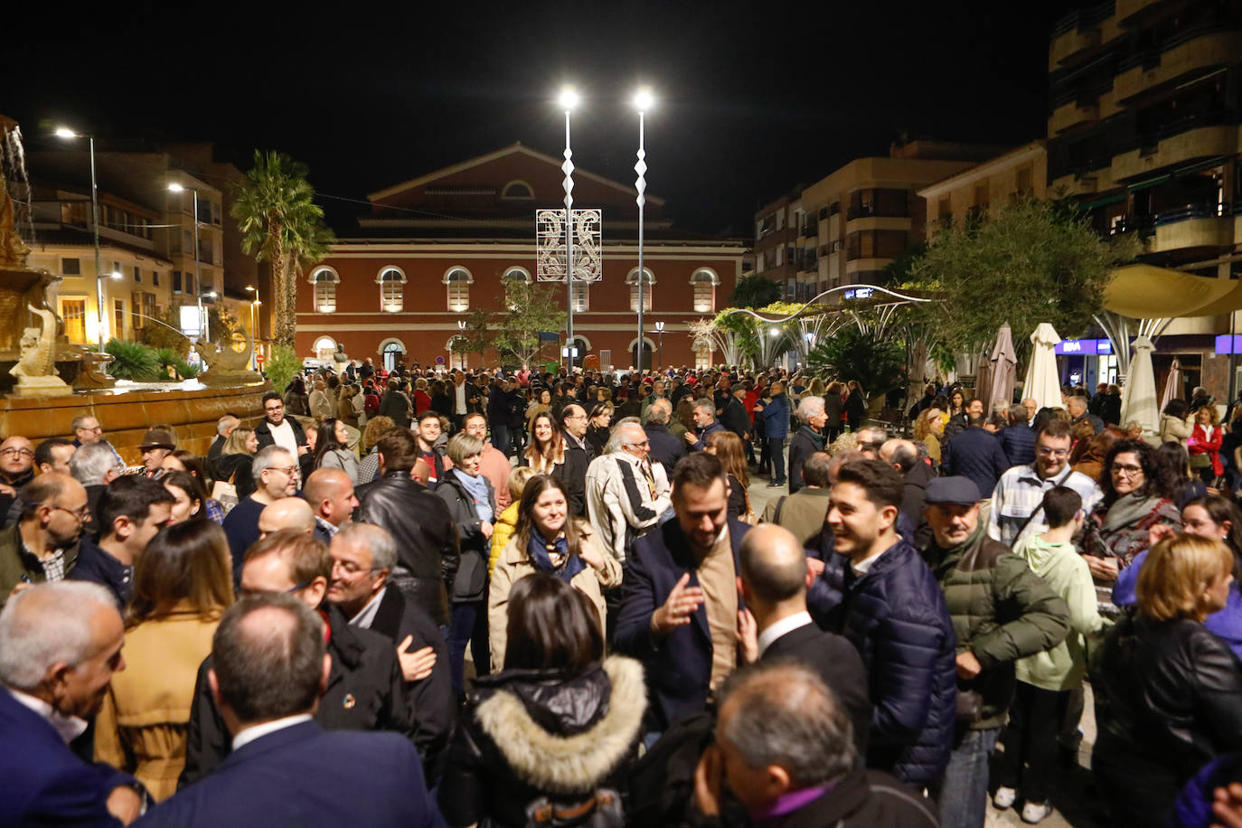 Fotos: Más de mil personas se concentran en Lorca en defensa de la sanidad pública