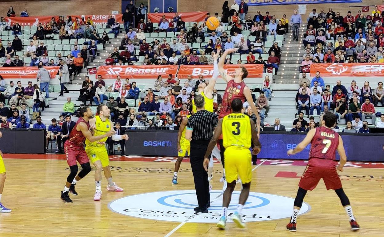 Un momento del partido entre el UCAM Murcia y el Szombathely. 