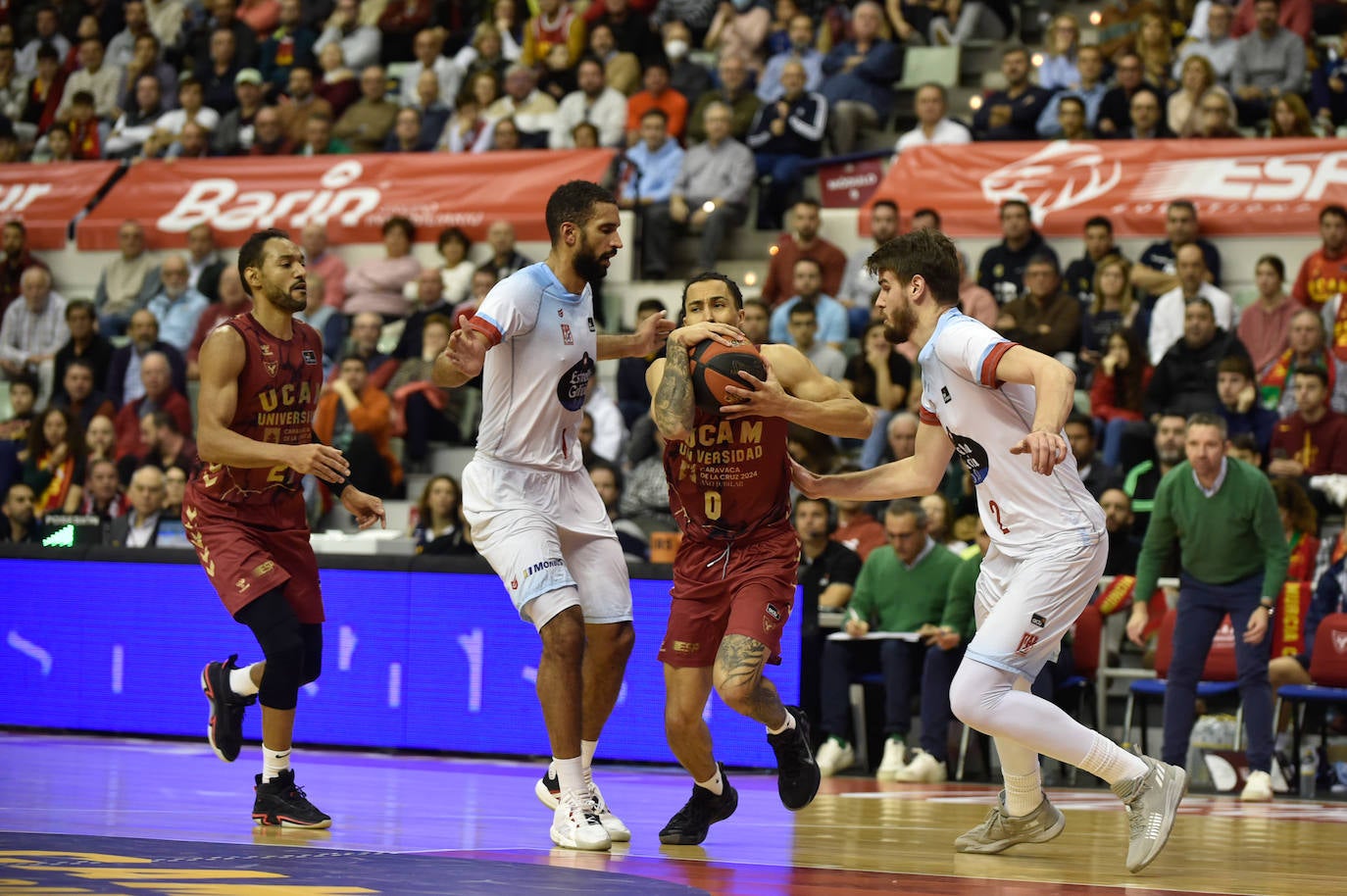 Fotos: Las imágenes del partido UCAM CB Murcia - Obradoiro