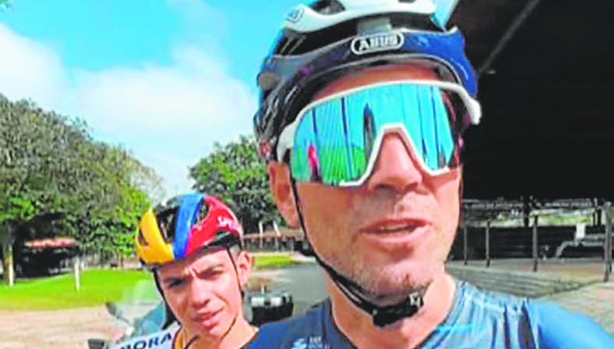 Alejandro Valverde, en primer término, en Costa Rica. 