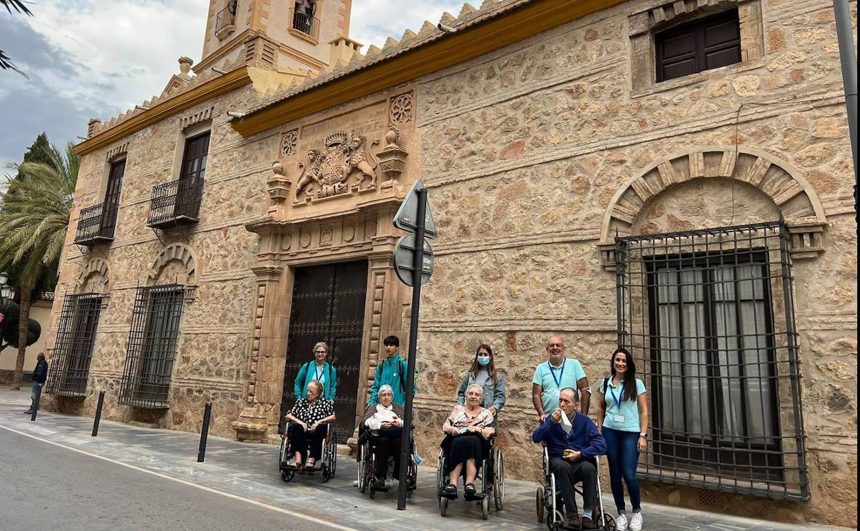 La Ambulancia del Deseo cumple su sueño y los lleva de visita a Lorca