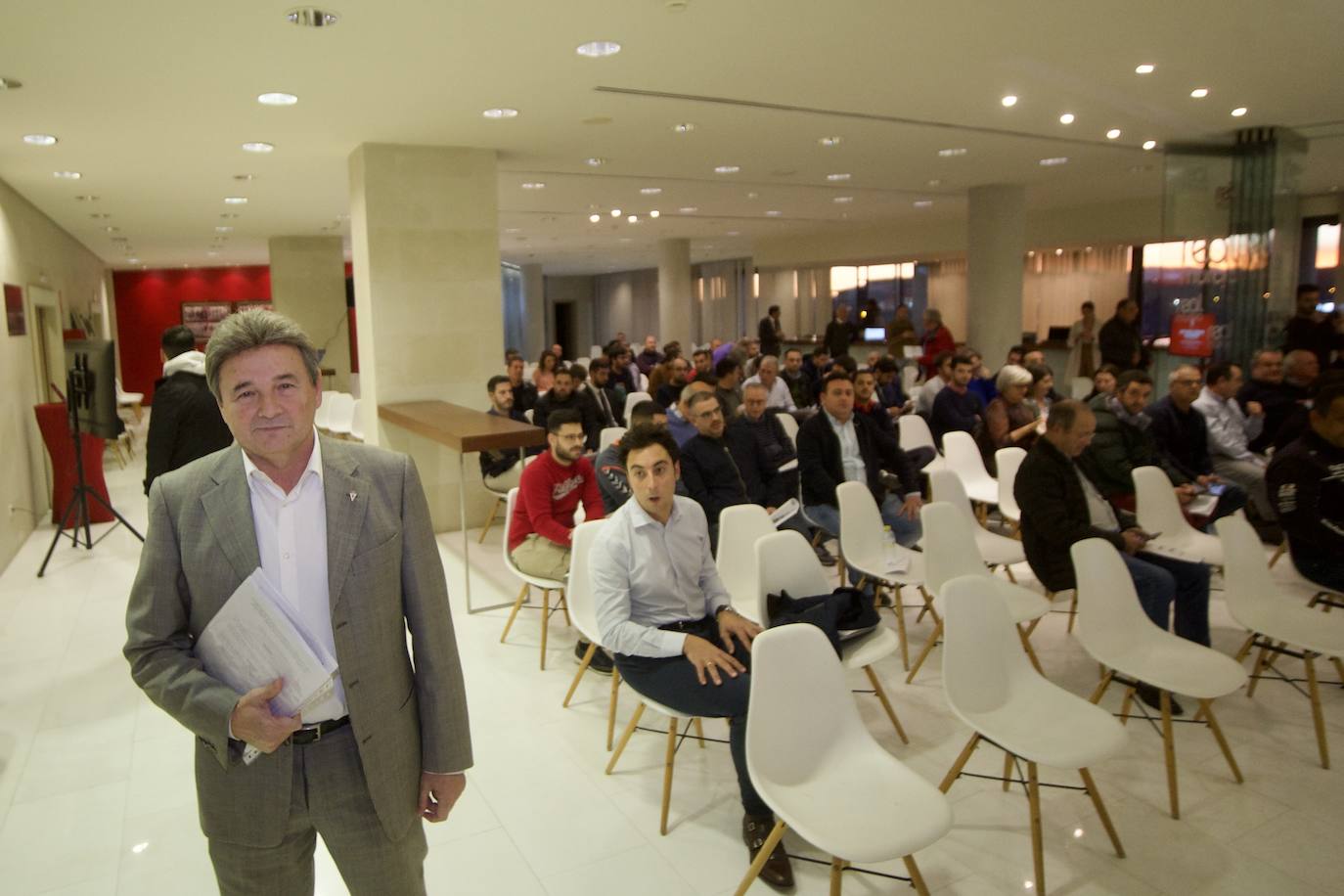 Fotos: Junta de accionistas del Real Murcia en imágenes