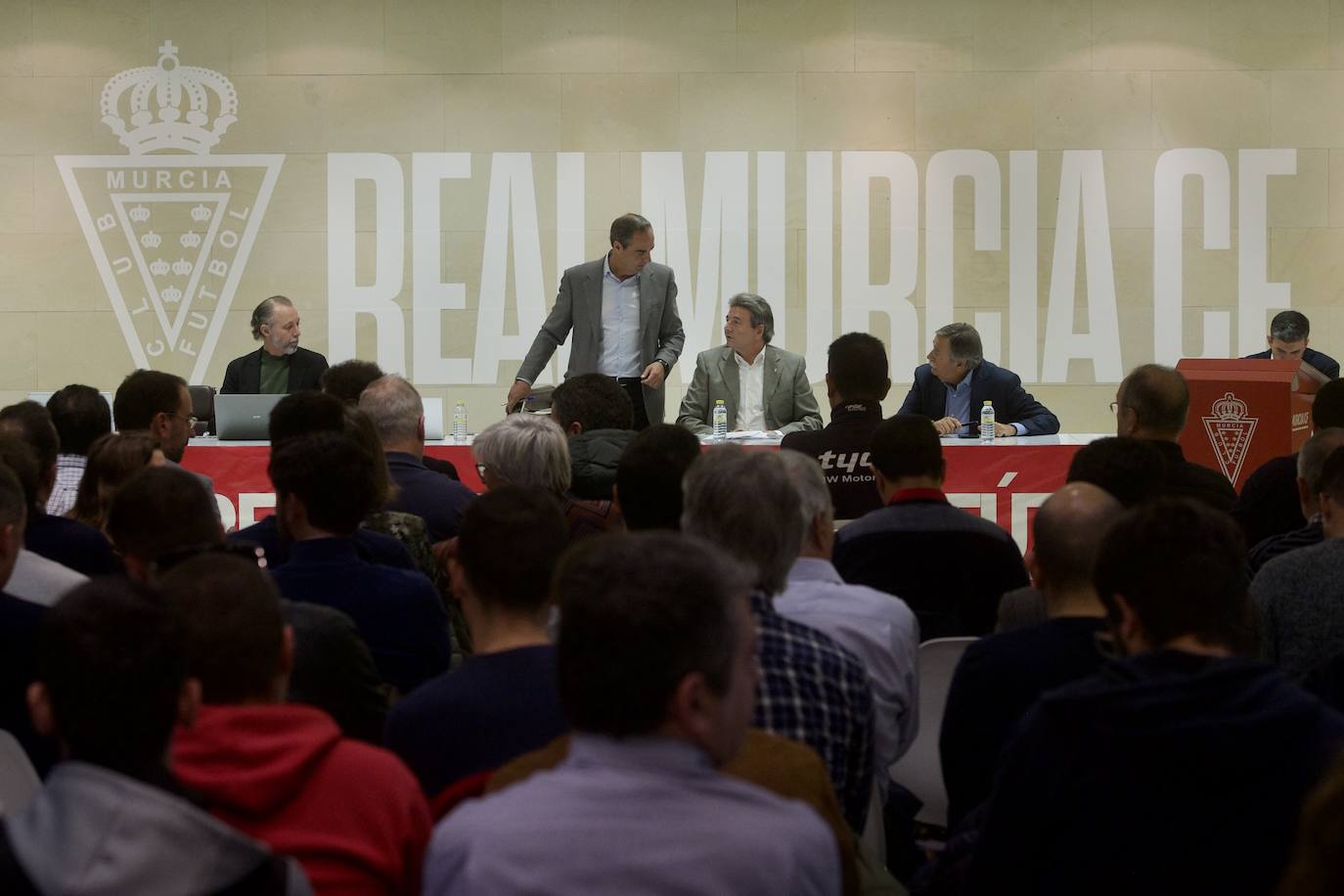 Fotos: Junta de accionistas del Real Murcia en imágenes