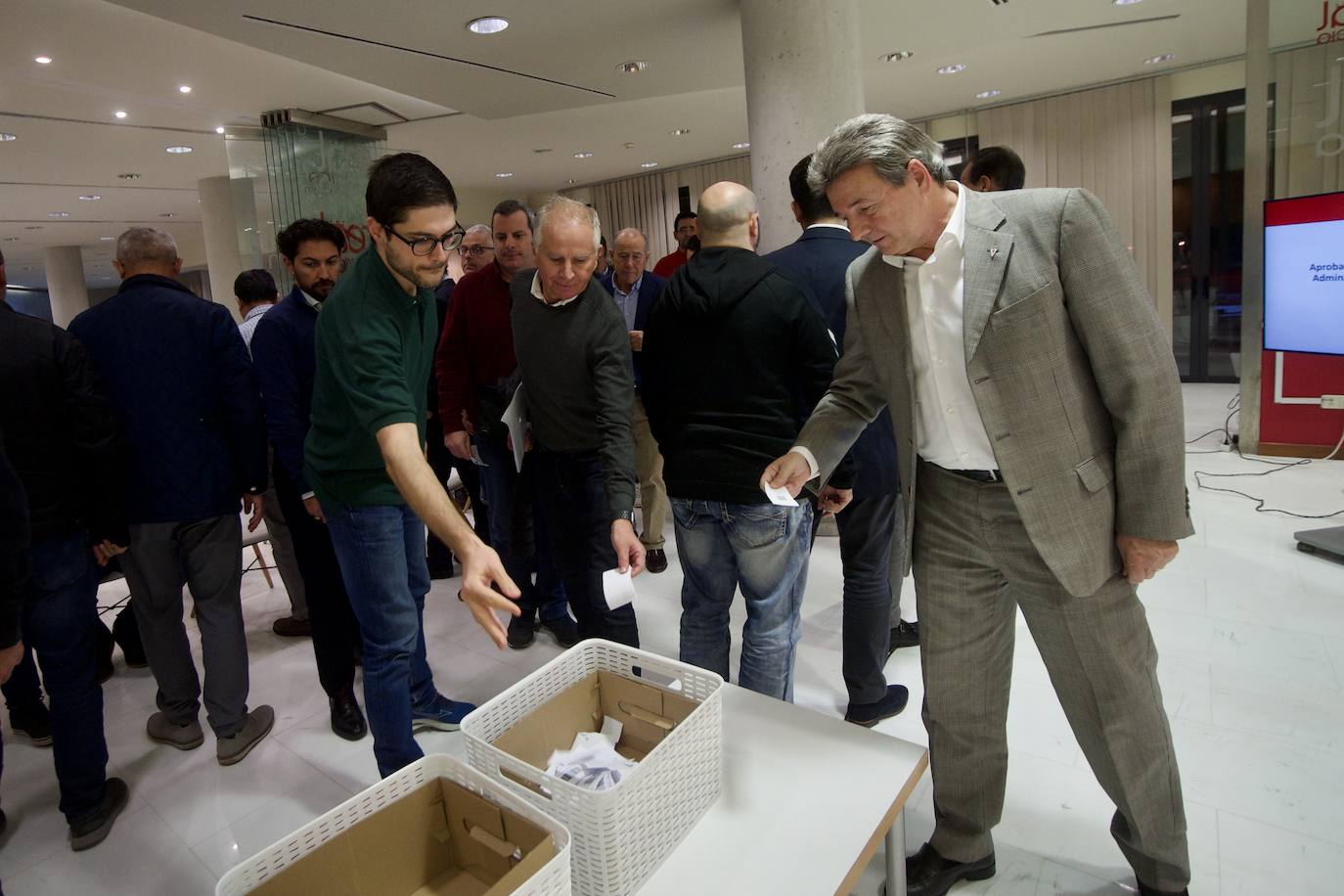 Fotos: Junta de accionistas del Real Murcia en imágenes