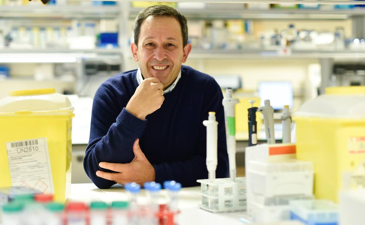 Javier Corral de la Calle, ayer, en el Centro Regional de Hemodonación. 