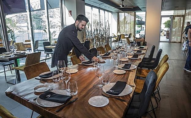 Interior del restaurante Alviento. 