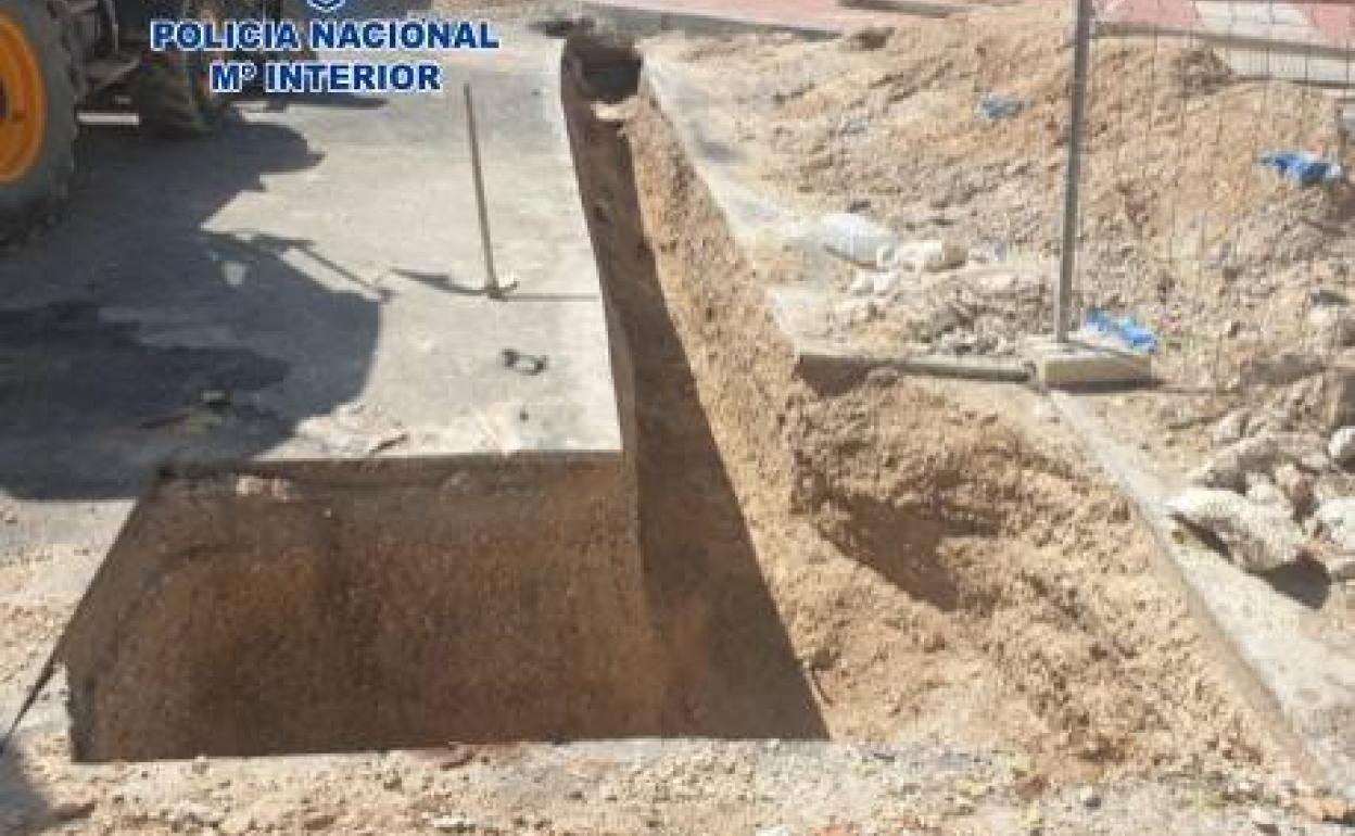 La zanja donde trabajaba el herido.