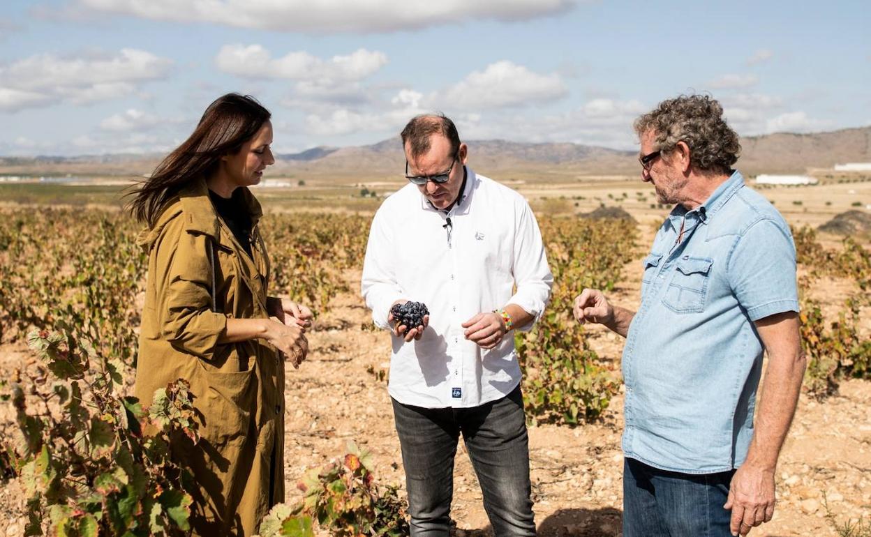 Pablo González-Conejero, Juan Molina, y Elena Gómez de Valcárcel.