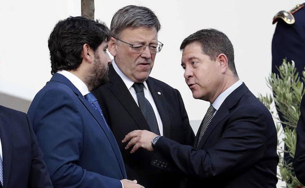 López Miras, Ximo Puig y Emiliano García Page, en la celebración de la Fiesta Nacional.