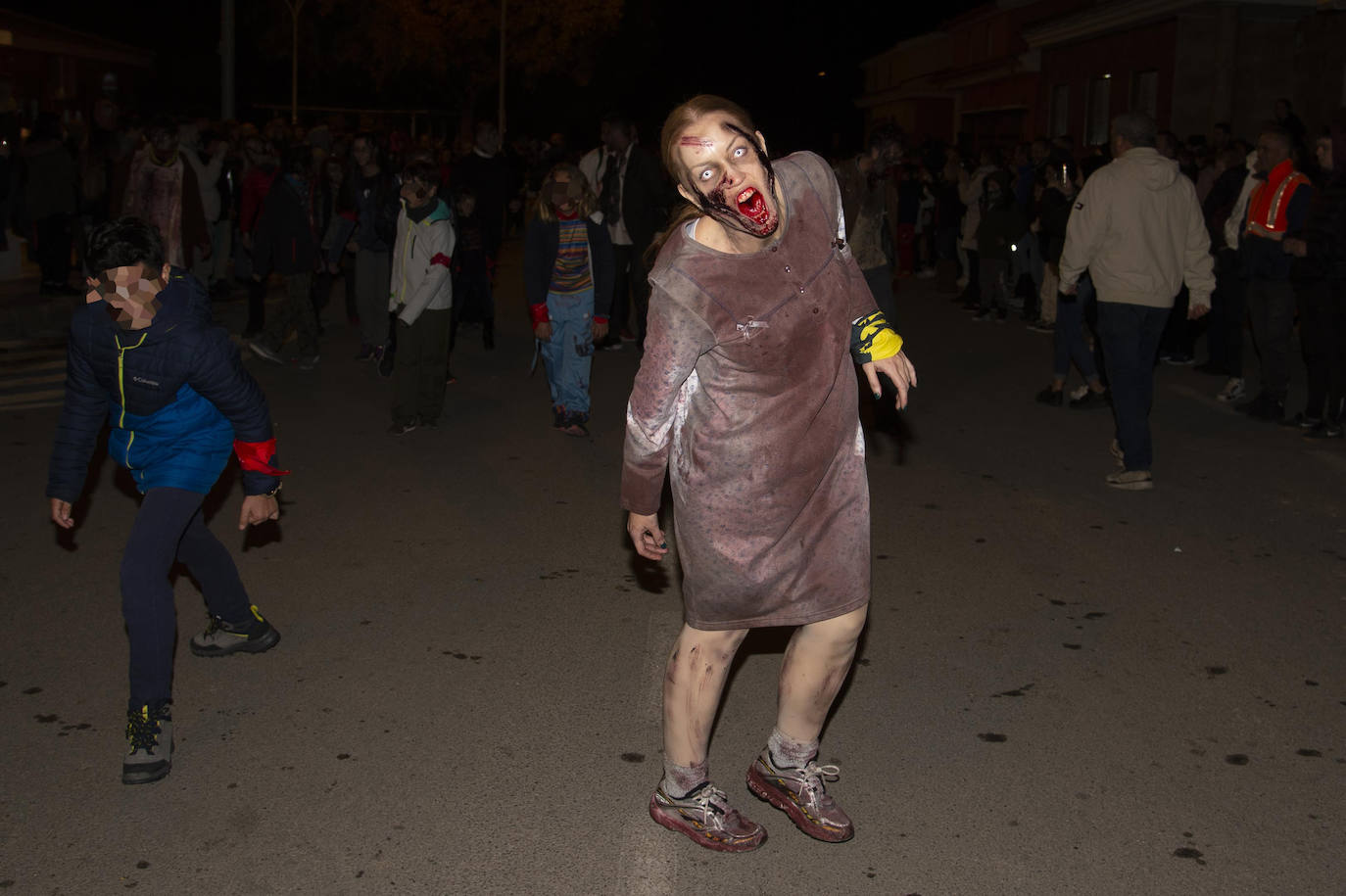 Fotos: La Aljorra sufre una invasión zombie