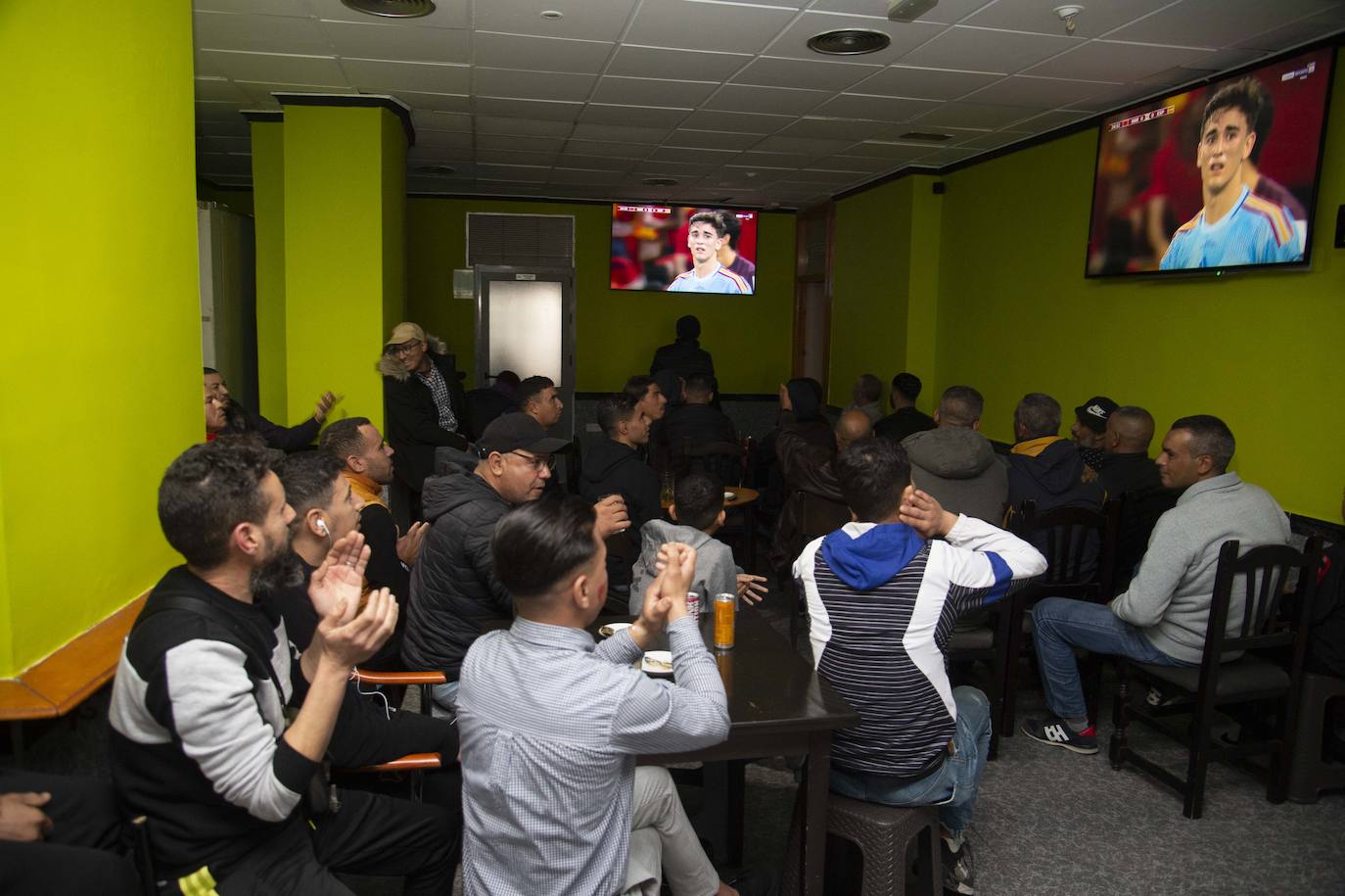 Fotos: Celebración de la colonia marroquí de la Región de Murcia tras vencer a España en el Mundial, en imágenes