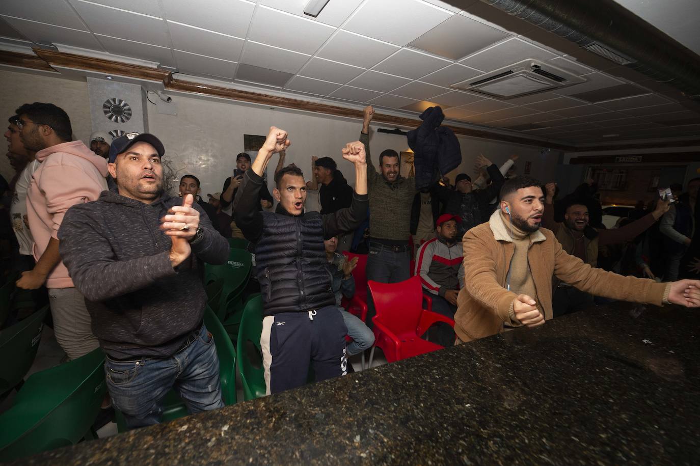 Fotos: Celebración de la colonia marroquí de la Región de Murcia tras vencer a España en el Mundial, en imágenes