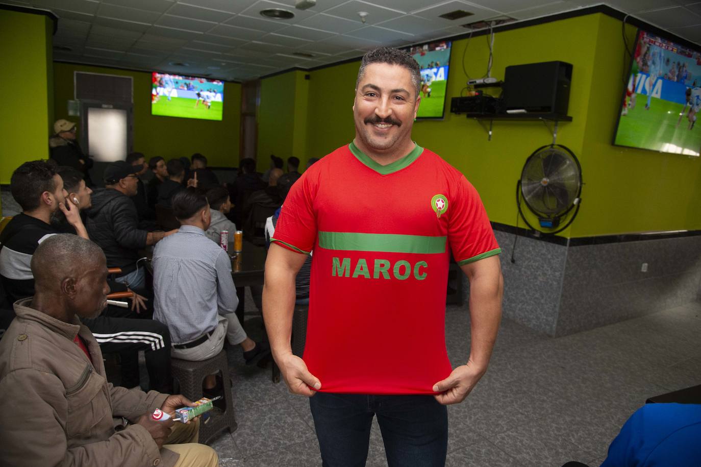 Fotos: Celebración de la colonia marroquí de la Región de Murcia tras vencer a España en el Mundial, en imágenes