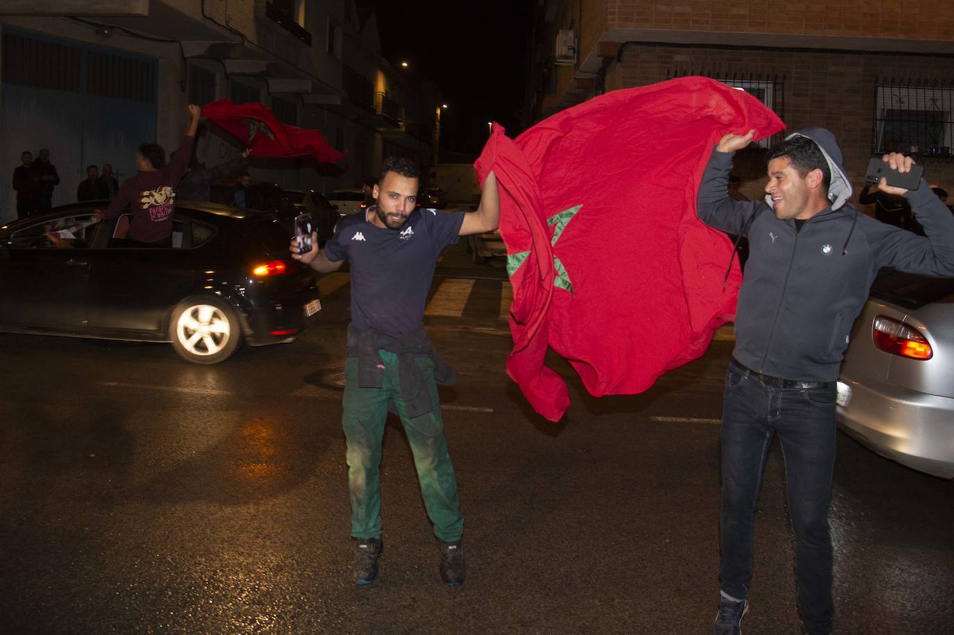 Fotos: Celebración de la colonia marroquí de la Región de Murcia tras vencer a España en el Mundial, en imágenes