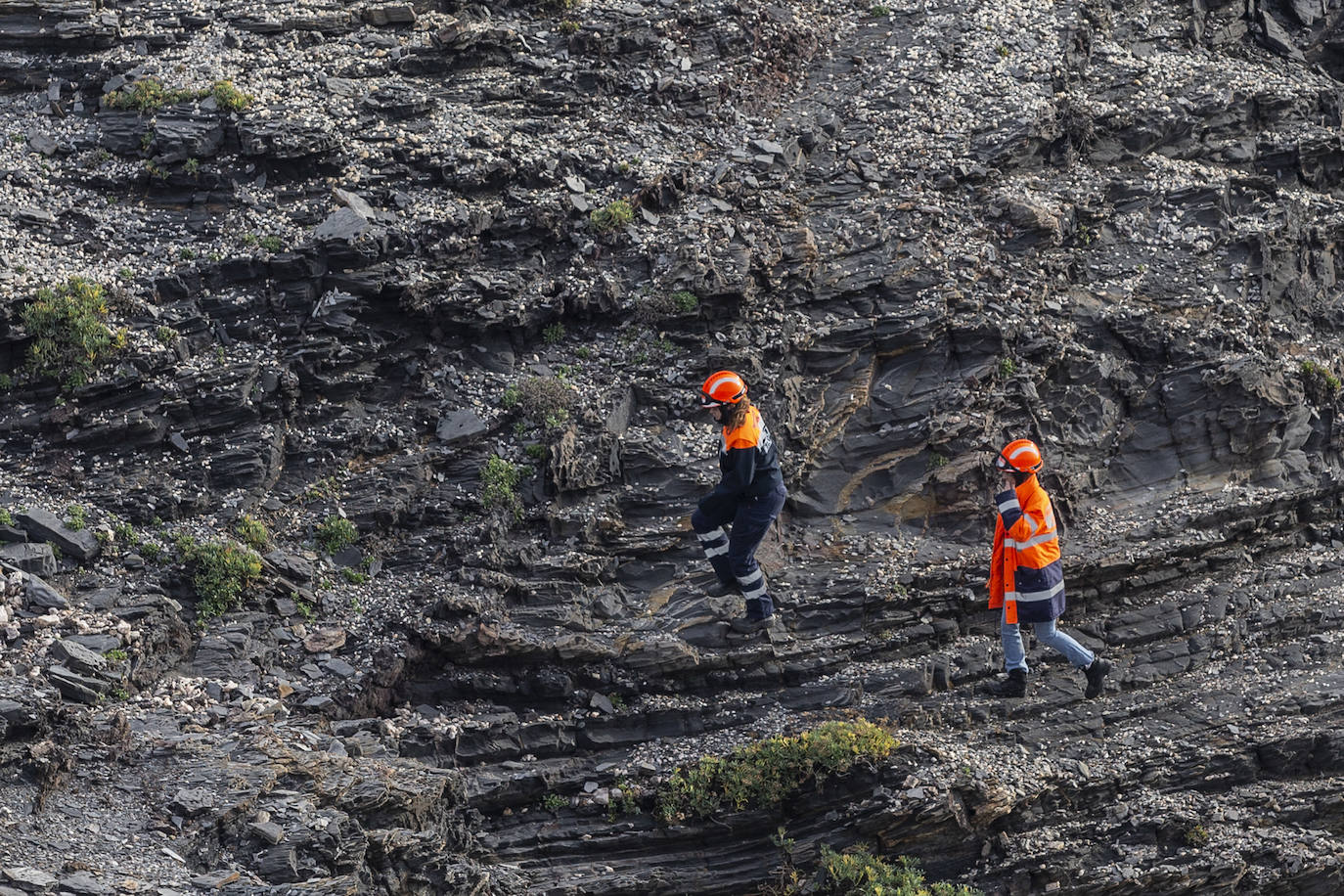 Fotos: Buscan a las posibles víctimas de una patera naufragada entre Cabo de Palos y Cabo Negrete