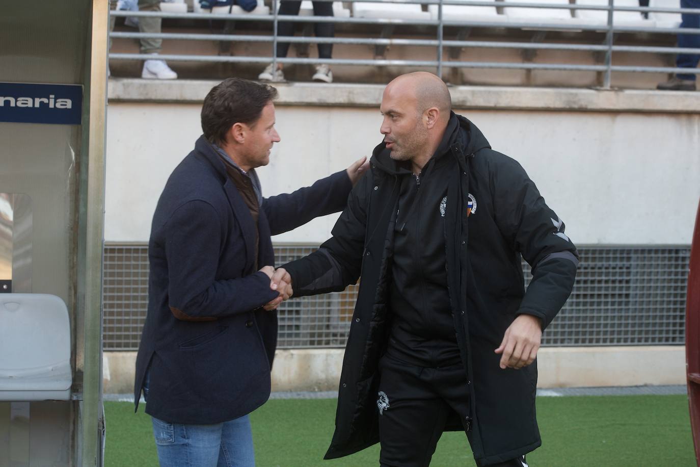 Fotos: Búscate en las gradas del Enrique Roca en la victoria frente al Sabadell