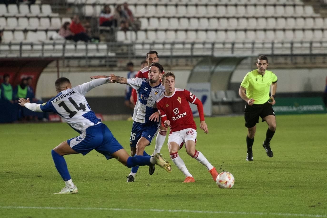 Fotos: La victoria del Real murcia frente al Sabadell, en imágenes