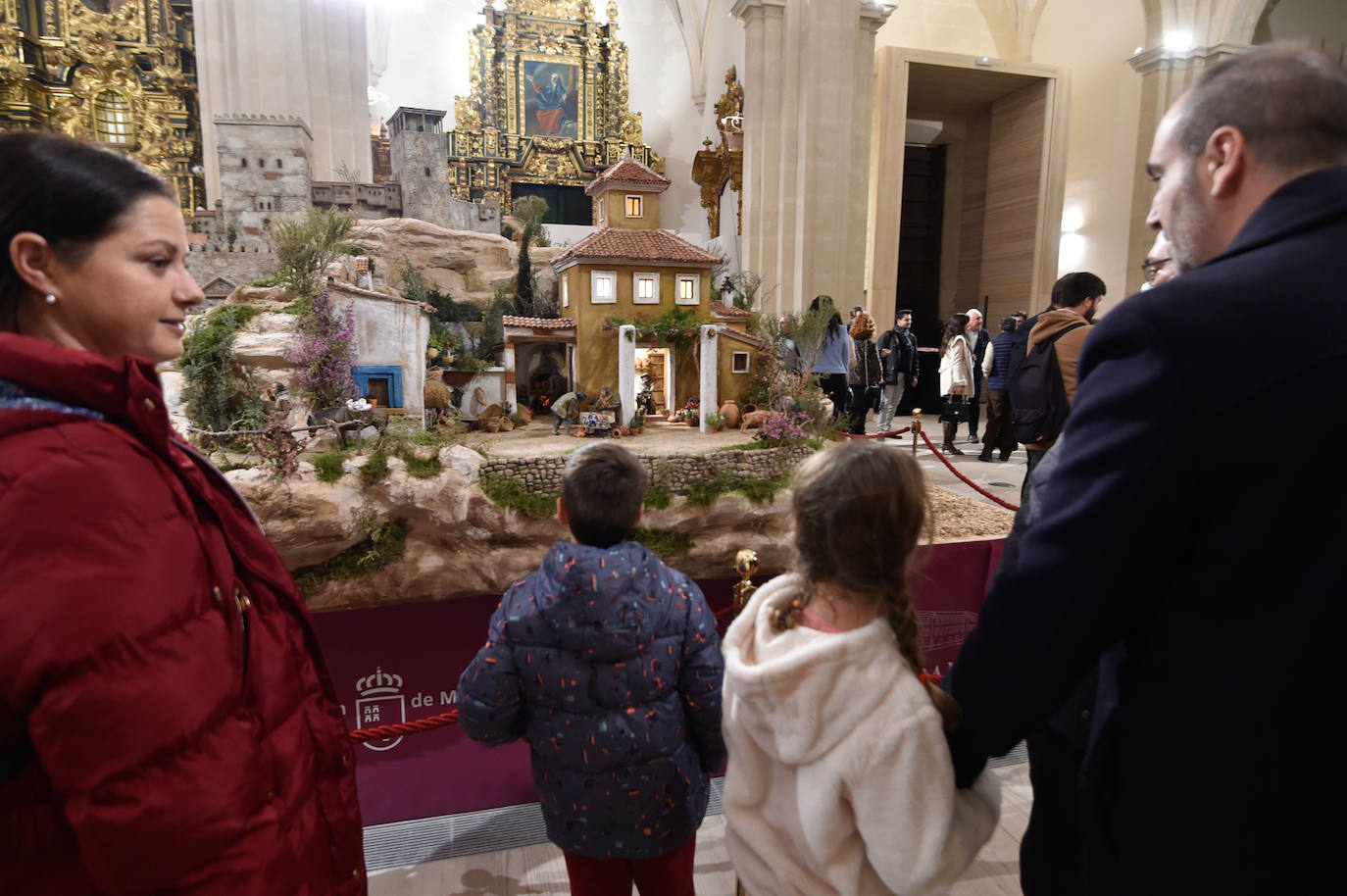 Fotos: La inauguración del Belén de San Esteban, en imágenes