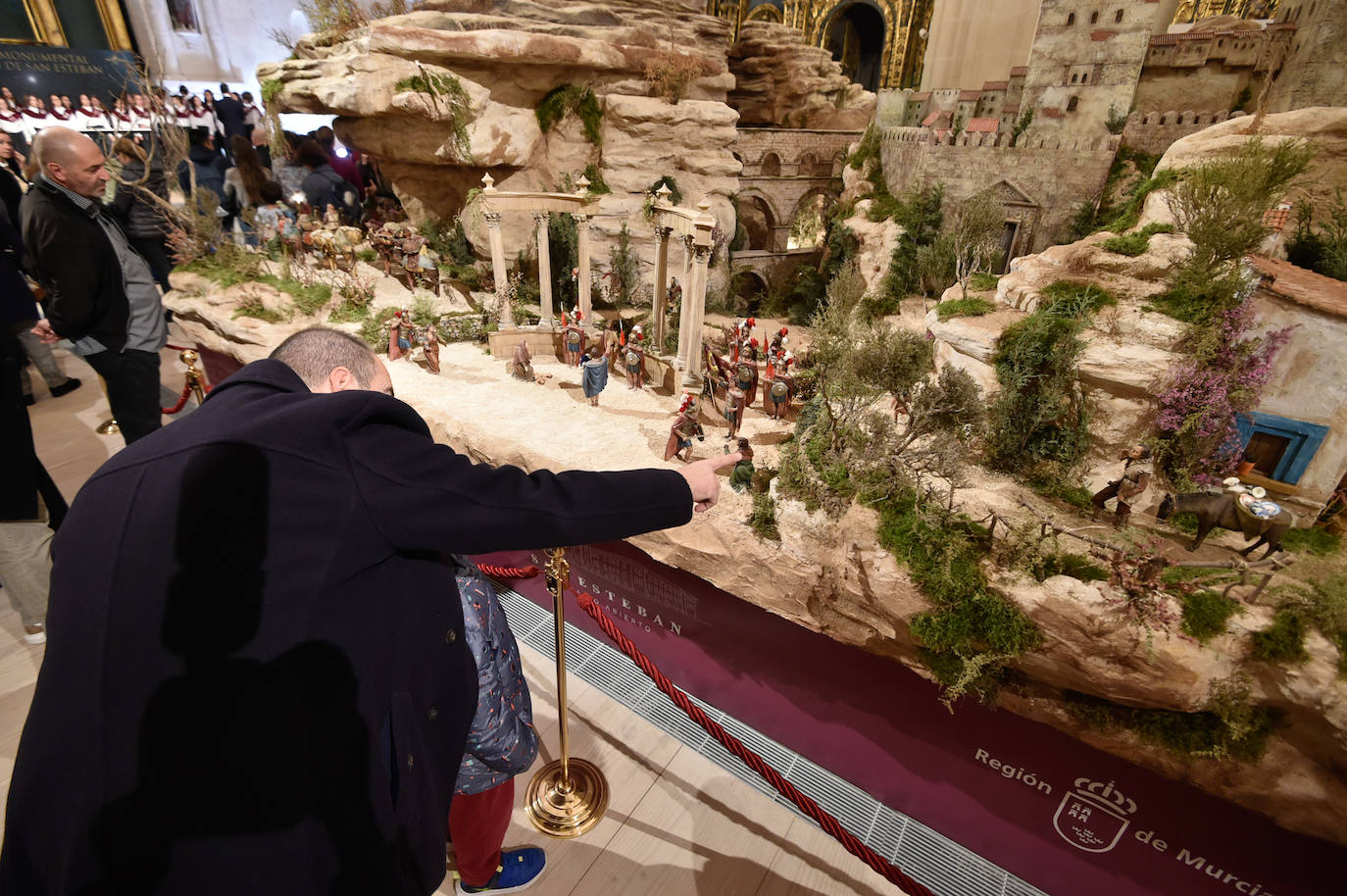 Fotos: La inauguración del Belén de San Esteban, en imágenes