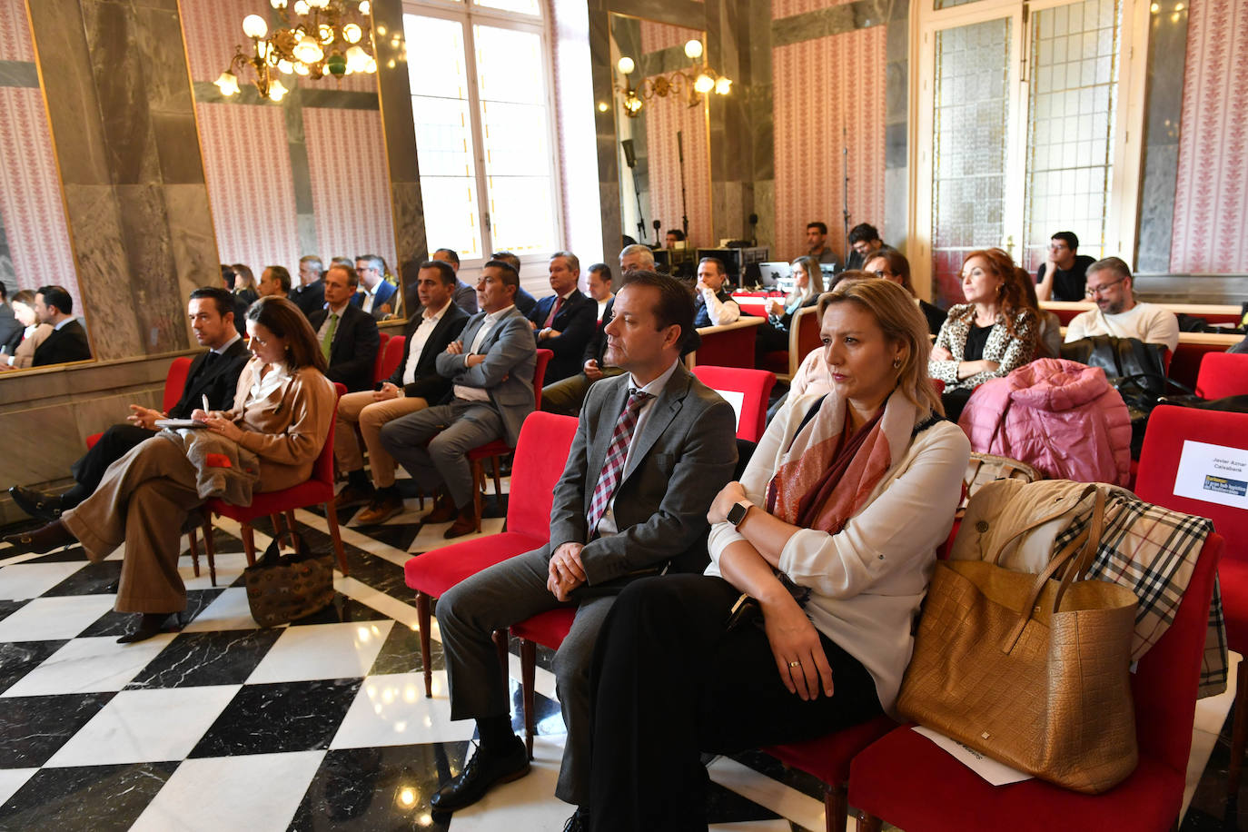 Fotos: El encuentro sectorial con empresarios para presentar el proyecto de la terminal Barlomar, en imágenes