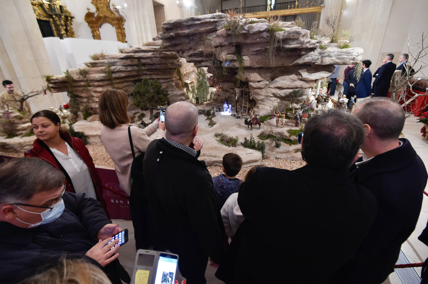 Fotos: La inaguración del belén de la iglesia de San Esteban de Murcia, en imágenes