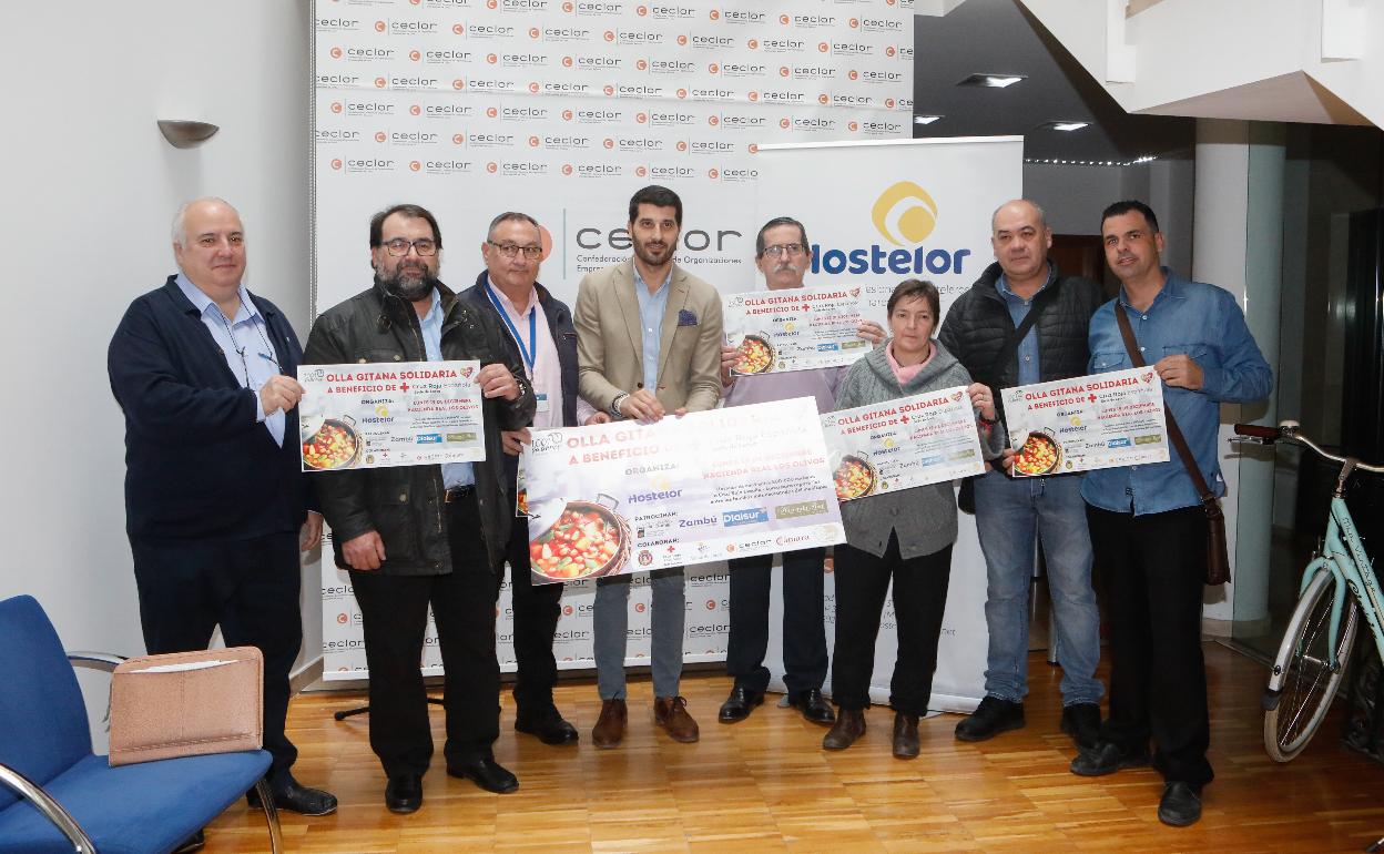 Presentación de la iniciativa 'Olla gitana solidaria'.