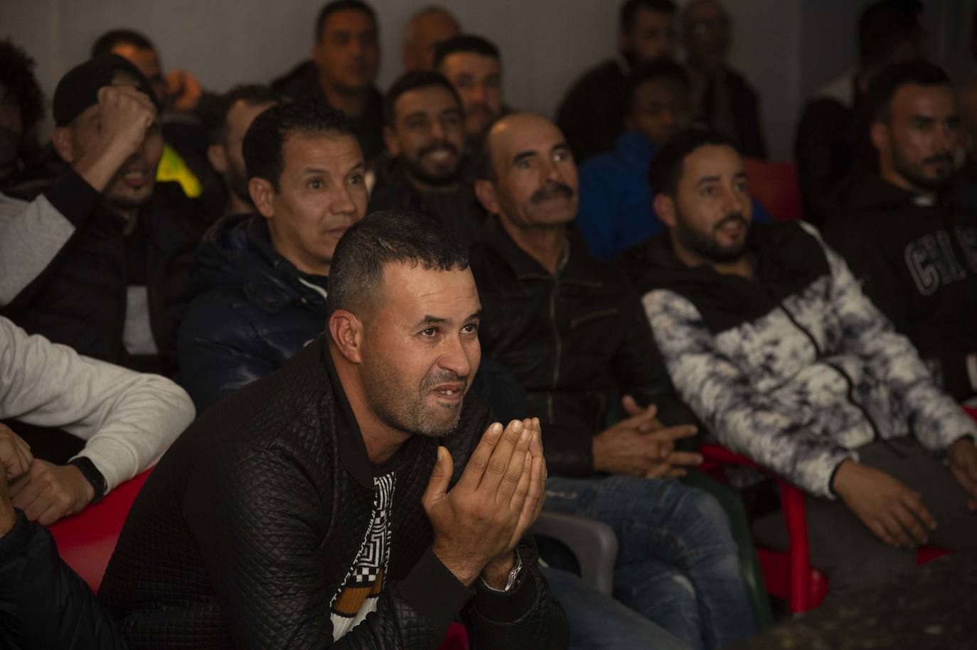 Fotos: Los aficionados de Marruecos se resignan tras la derrota ante Francia