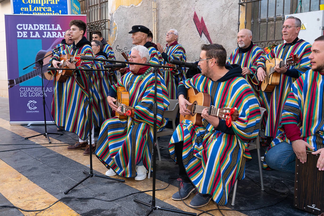 Fotos: Platillos y laúdes en la Corredera de Lorca