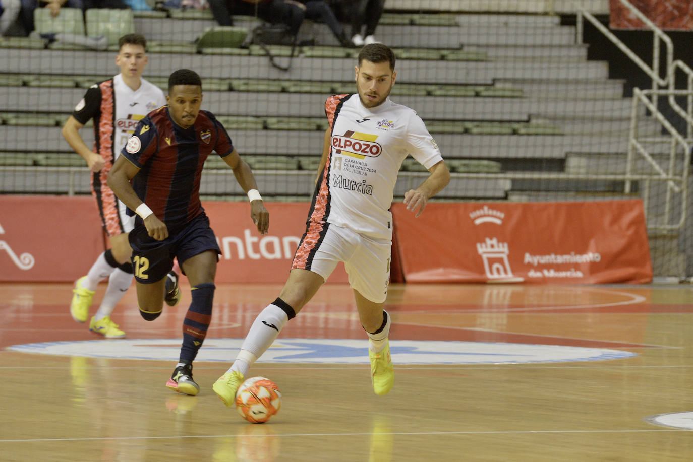 Fotos: ElPozo-Levante (3-2)
