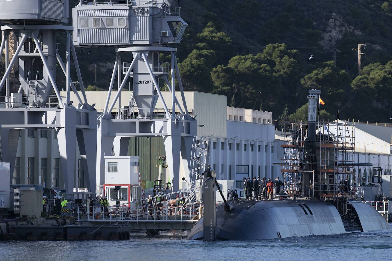 Fotos: Trabajos a flote del submarino S-81 en Cartagena